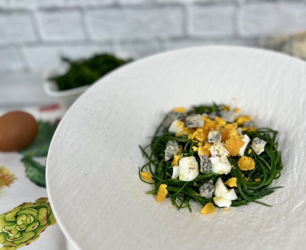 insalata-di-agretti-uova-e-gorgonzola