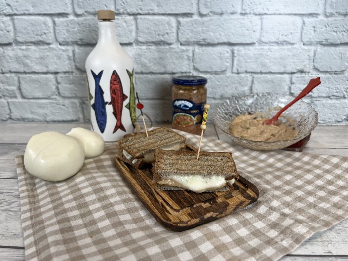 ilaria-bertinelli-tuna-melts