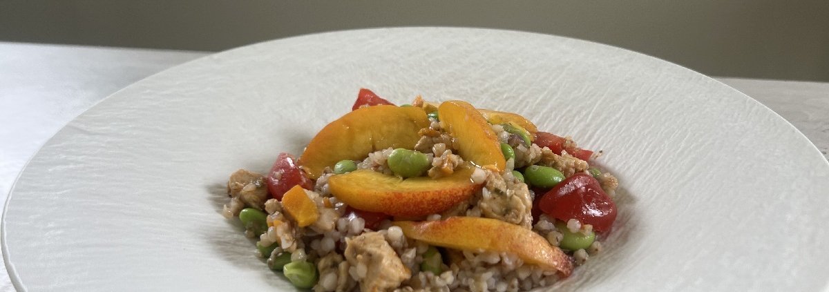ilaria-bertinelli-insalata-di-grano-saraceno-e-pesche-grigliate