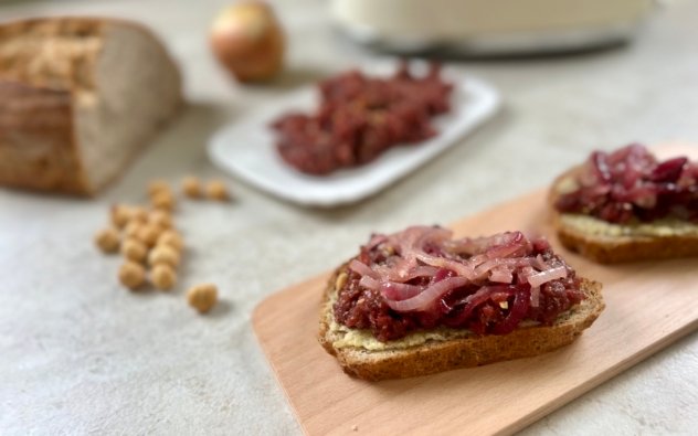 ilaria-bertinelli-bruschetta-con-tartare-di-manzo