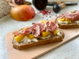 Ilaria-bertinelli-mango-speziato-e-prosciutto