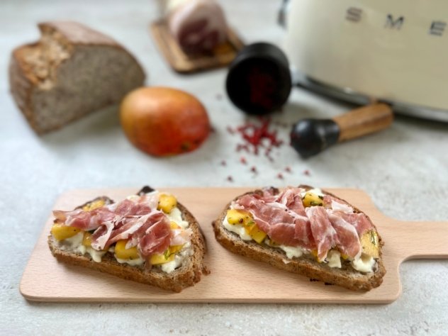 Ilaria-bertinelli-mango-speziato-e-prosciutto